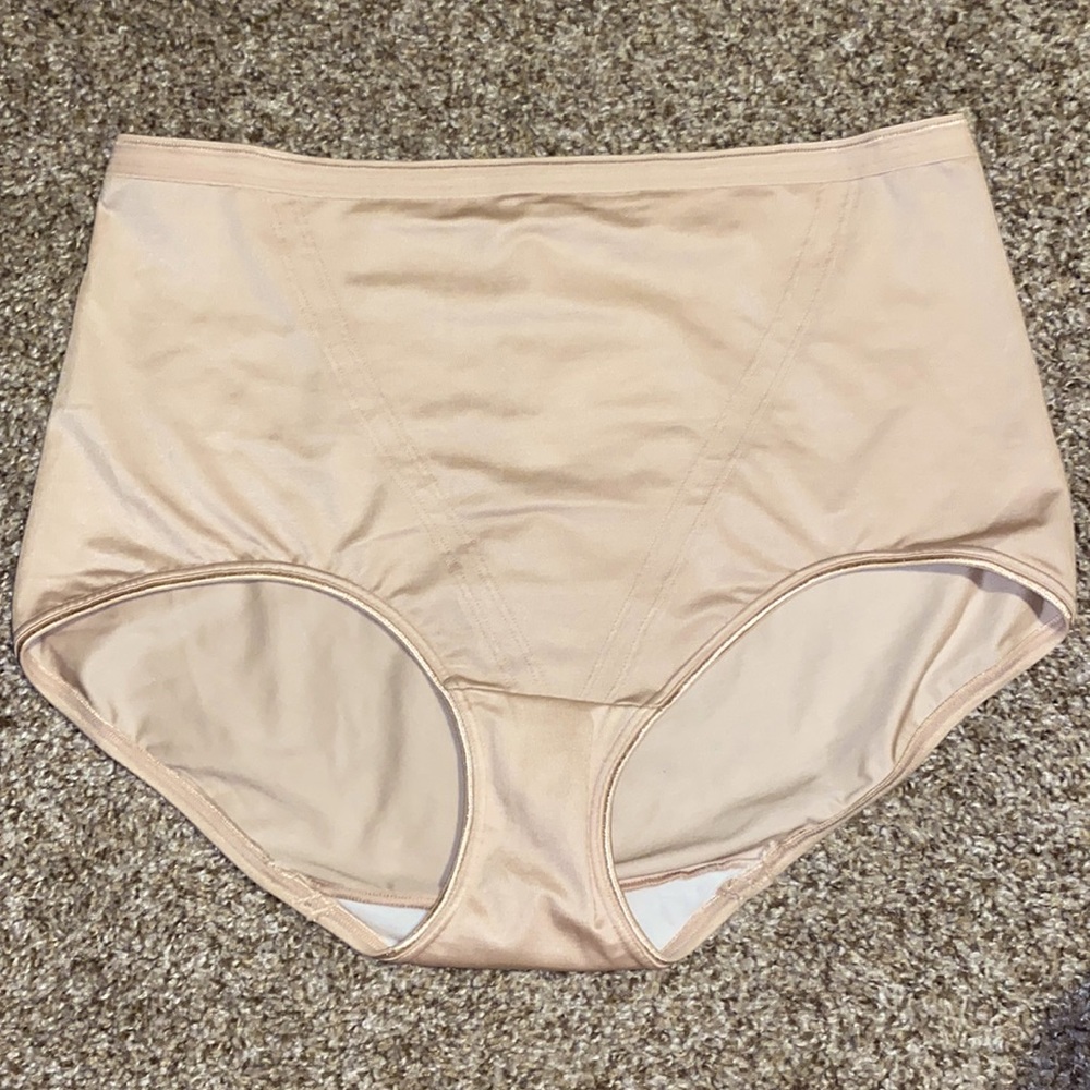 Bali SZ 2X. NWOT.